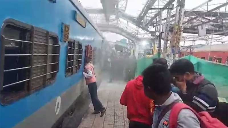 Odisha: जनशताब्दी एक्सप्रेस में लगी आग!