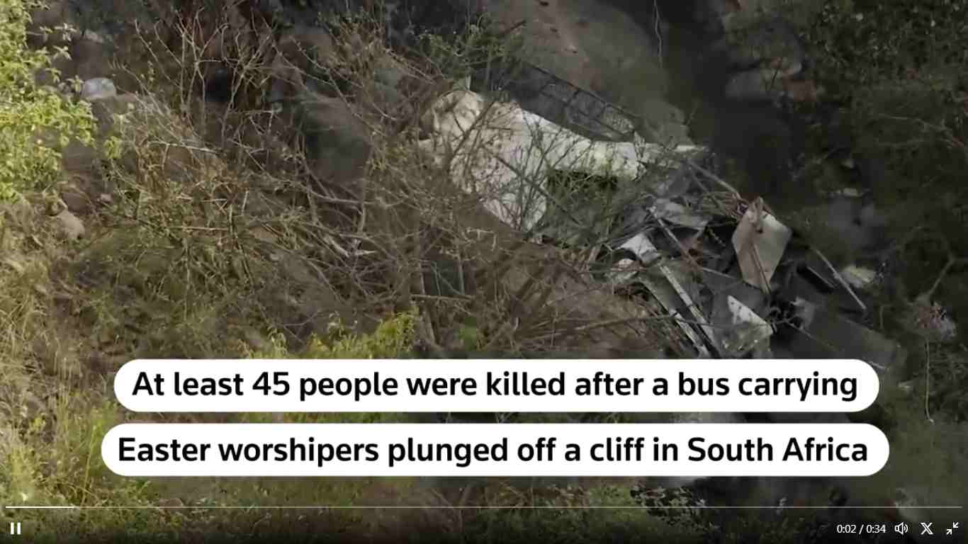 बस दुर्घटना: दक्षिण अफ्रीका में बस खाई में गिरने से 45 लोगों की मौत
